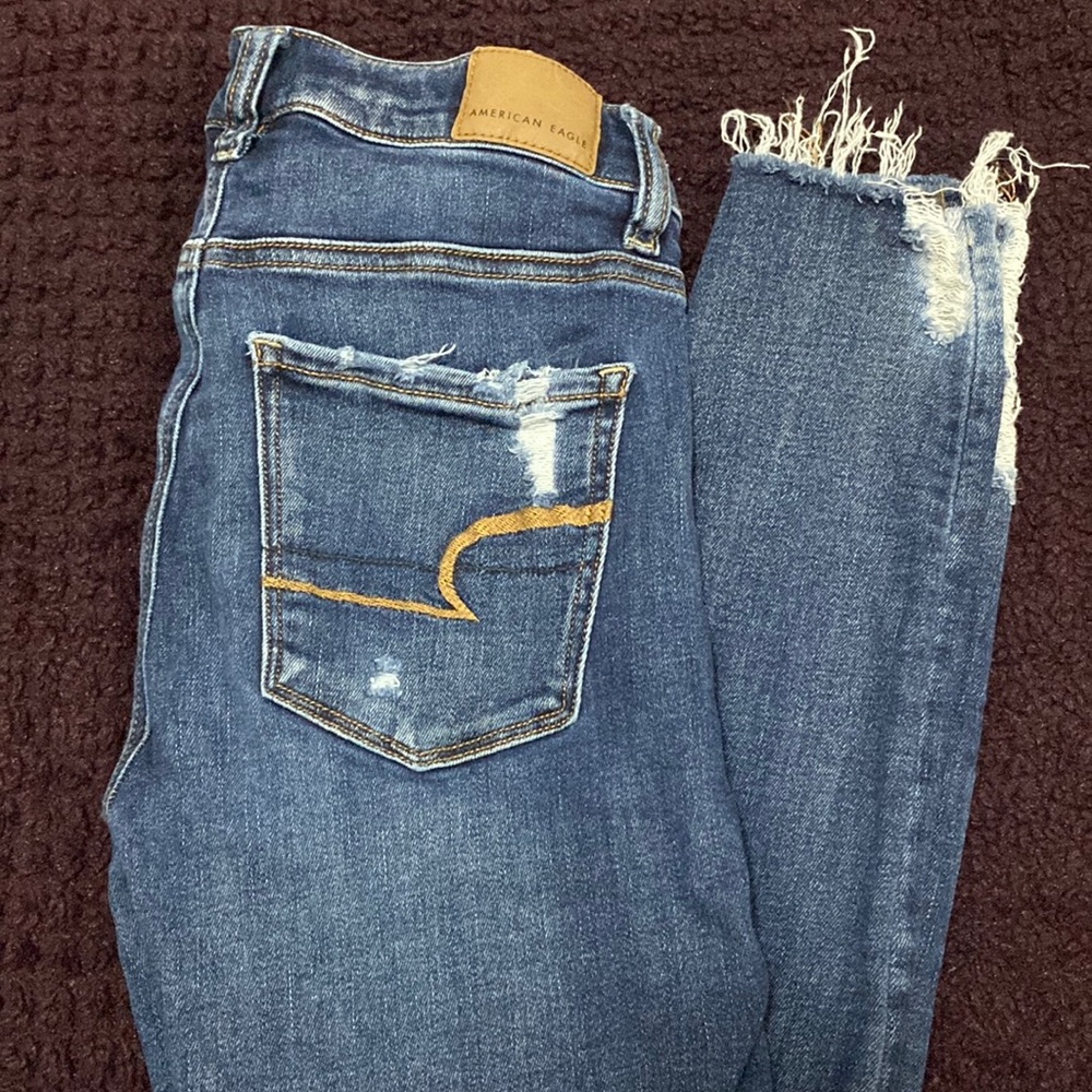 AMERICAN EAGLE JEANS